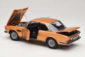 BMW 3.0 CSi E9 Gold Metallic Minichamps 1:18 180029027 Kov – obrázok 5 z 8