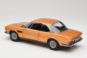 BMW 3.0 CSi E9 Gold Metallic Minichamps 1:18 180029027 Kov – obrázok 7 z 8