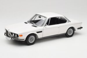 BMW 3.0 CSi E9 Biely Minichamps 1:18 180029026 Kov