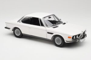 BMW 3.0 CSi E9 Biely Minichamps 1:18 180029026 Kov – obrázok 6 z 8
