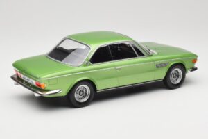 BMW 3.0 CSi E9 Green Metallic Minichamps 1:18 155028034 Kov – obrázok 2 z 6