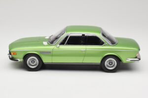 BMW 3.0 CSi E9 Green Metallic Minichamps 1:18 155028034 Kov – obrázok 3 z 6