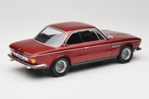 BMW 3.0 CSi E9 Red Metallic Minichamps 1:18 155028031 Kov – obrázok 2 z 6