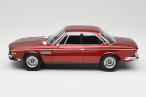BMW 3.0 CSi E9 Red Metallic Minichamps 1:18 155028031 Kov – obrázok 3 z 6