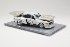 BMW 3.0 CSL Art Car Frank Stella Minichamps 1:18 80430150928 Kov – obrázok 4 z 6
