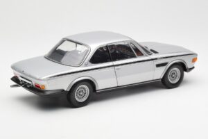 BMW 3.0 CSL E9 Strieborný Minichamps 1:18 180029020 Kov – obrázok 3 z 8