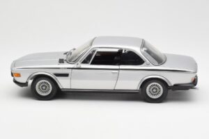 BMW 3.0 CSL E9 Strieborný Minichamps 1:18 180029020 Kov – obrázok 4 z 8