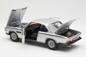 BMW 3.0 CSL E9 Strieborný Minichamps 1:18 180029020 Kov – obrázok 5 z 8