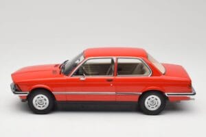 BMW 316 E21 Červený Minichamps 1:18 107024100 Živica – obrázok 3 z 6