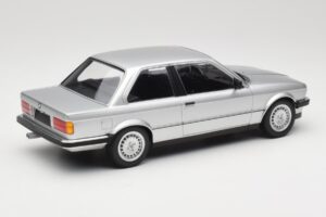 BMW 323i E21 Strieborný Minichamps 1:18 155026001 Kov – obrázok 2 z 6