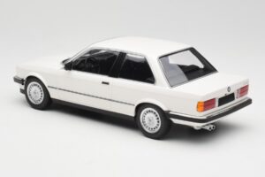 BMW 323i E21 Biely Minichamps 1:18 155026005 Kov – obrázok 5 z 6