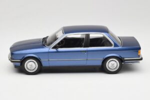 BMW 323i E30 Blue Metallic Minichamps 1:18 155026002 Kov – obrázok 3 z 6