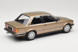 BMW 323i E30 Brown Metallic Minichamps 1:18 155026004 Kov – obrázok 2 z 6