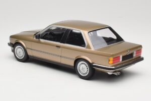 BMW 323i E30 Brown Metallic Minichamps 1:18 155026004 Kov – obrázok 5 z 6