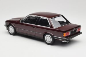 BMW 323i E30 Dark Red Metallic Minichamps 1:18 155026007 Kov – obrázok 5 z 6