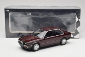 BMW 323i E30 Dark Red Metallic Minichamps 1:18 155026007 Kov – obrázok 6 z 6