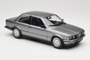BMW 323i E30 Grey Metallic Minichamps 1:18 155026006 Kov – obrázok 4 z 6