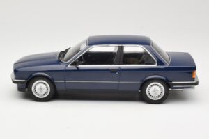 BMW 323i E30 Saturn Blue Minichamps 1:18 155026009 Kov – obrázok 3 z 6
