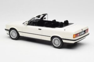 BMW 325i E30 Kabriolet Alpine Biely Norev 1:18 183213 Kov – obrázok 5 z 6