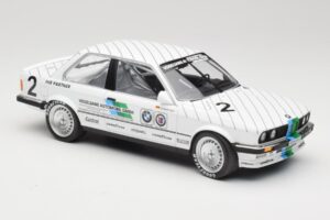 BMW 325i E30 #2 O. Manthey Vogelsang Automobile 3rd Place Eifel Race DTM 1986 Minichamps 1:18 155862602 Kov – obrázok 4 z 6