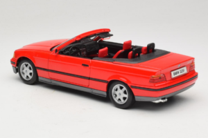 BMW 325i E36 Kabriolet Červený Maisto 1:18 50229 Kov – obrázok 7 z 8