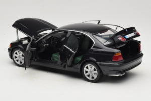 BMW 328i E46 Čierny UT Models 1:18 80439422373 Kov – obrázok 5 z 8