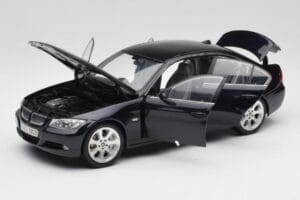 BMW 330i E46 Čierny Kyosho 1:18 08731RB Kov – obrázok 2 z 8