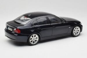 BMW 330i E46 Čierny Kyosho 1:18 08731RB Kov – obrázok 3 z 8