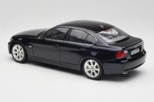 BMW 330i E46 Čierny Kyosho 1:18 08731RB Kov – obrázok 7 z 8