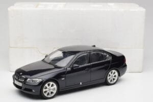 BMW 330i E46 Čierny Kyosho 1:18 08731RB Kov – obrázok 8 z 8