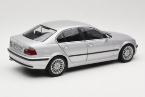 BMW 330i E46 Strieborný UT 1:18 80430302328 Kov – obrázok 3 z 8