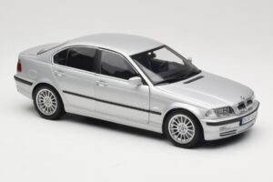 BMW 330i E46 Strieborný UT 1:18 80430302328 Kov – obrázok 6 z 8