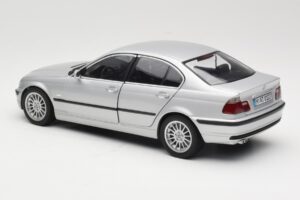 BMW 330i E46 Strieborný UT 1:18 80430302328 Kov – obrázok 7 z 8