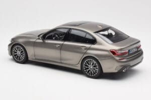 BMW 330i G20 Strieborný Norev 1:18 183275 Kov – obrázok 7 z 8