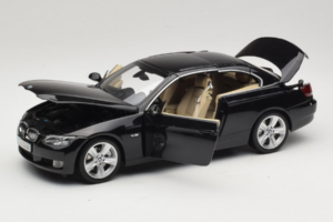 BMW 335i E93 Kabriolet Sapphire Black Kyosho 1:18 80430413375 Kov – obrázok 2 z 10