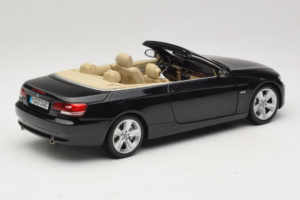 BMW 335i E93 Kabriolet Sapphire Black Kyosho 1:18 80430413375 Kov – obrázok 3 z 10