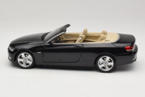 BMW 335i E93 Kabriolet Sapphire Black Kyosho 1:18 80430413375 Kov – obrázok 4 z 10
