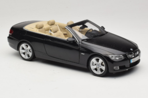 BMW 335i E93 Kabriolet Sapphire Black Kyosho 1:18 80430413375 Kov – obrázok 8 z 10