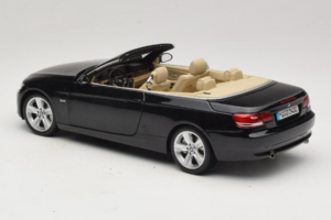 BMW 335i E93 Kabriolet Sapphire Black Kyosho 1:18 80430413375 Kov – obrázok 9 z 10