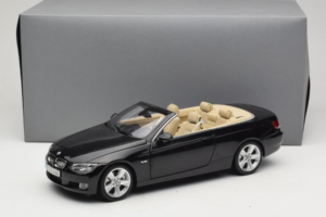 BMW 335i E93 Kabriolet Sapphire Black Kyosho 1:18 80430413375 Kov – obrázok 10 z 10