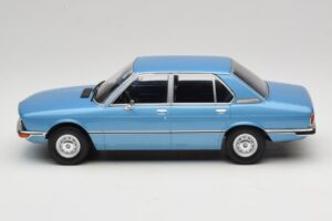 BMW 5 Series E12 Modrý MCG 1:18 MCG18541 Kov – obrázok 3 z 6
