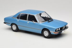 BMW 5 Series E12 Modrý MCG 1:18 MCG18541 Kov – obrázok 4 z 6