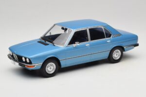 BMW 5 Series E12 Modrý MCG 1:18 MCG18541 Kov