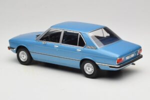 BMW 5 Series E12 Modrý MCG 1:18 MCG18541 Kov – obrázok 5 z 6