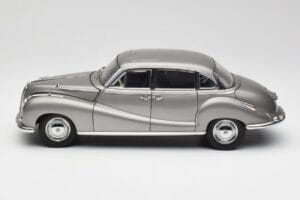 BMW 502 2.6 Luxus Silver Beige Metallic AUTOart 1:18 70591 Kov – obrázok 4 z 8