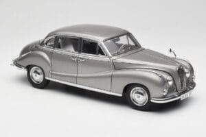 BMW 502 2.6 Luxus Silver Beige Metallic AUTOart 1:18 70591 Kov – obrázok 6 z 8