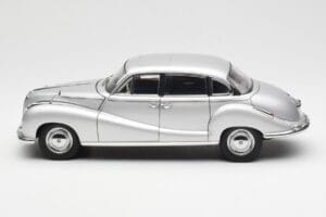 BMW 502 2.6 Luxus Super Strieborný AUTOart 1:18 70593 Kov – obrázok 4 z 8