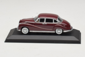 BMW 502 V8 Tmavočervený Minichamps 1:43 430022402 Kov