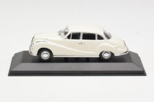 BMW 502 V8 Biely Minichamps 1:43 430022400 Kov