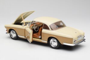 BMW 503 Béžový Revell 1:18 8832 Kov – obrázok 5 z 8